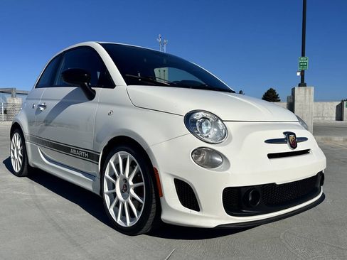 Used 2015 FIAT 500 Abarth w/ Beats Audio Package FWD image 6