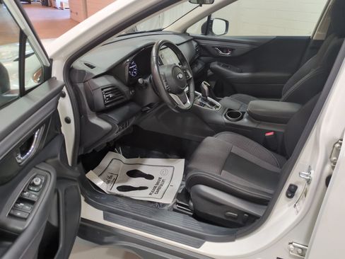 Used 2024 Subaru Outback Premium AWD/4WD image 16