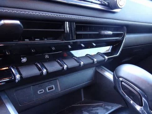 Used 2024 Chevrolet Colorado LT w/ LT Convenience Package image 12