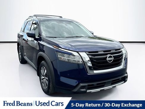 Used 2024 Nissan Pathfinder SL AWD/4WD image 1