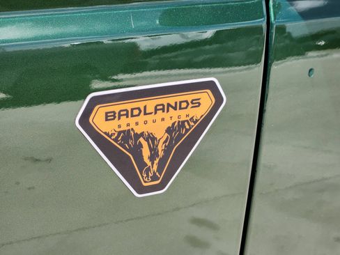 Used 2024 Ford Bronco Badlands AWD/4WD image 13