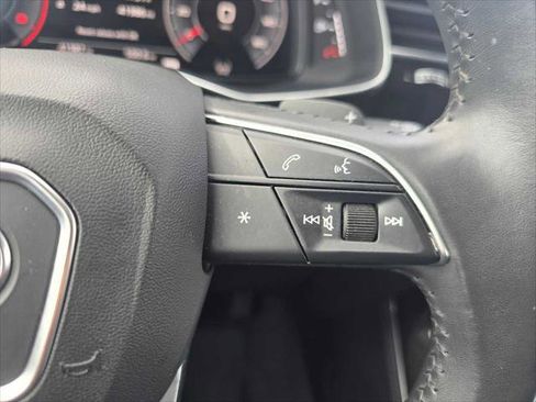 Used 2019 Audi Q8 Prestige w/ Luxury Package image 32