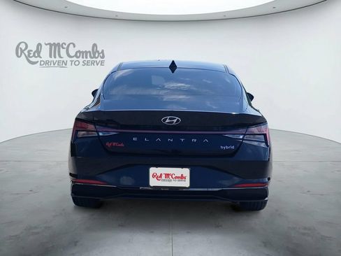 Used 2022 Hyundai Elantra Limited w/ Cargo Package FWD image 4