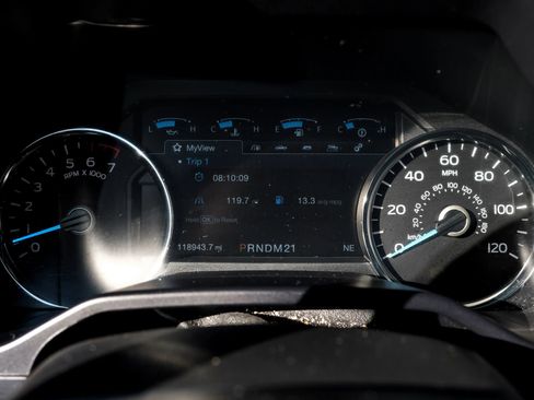 Used 2016 Ford F150 Platinum w/ Equipment Group 701A Luxury image 21