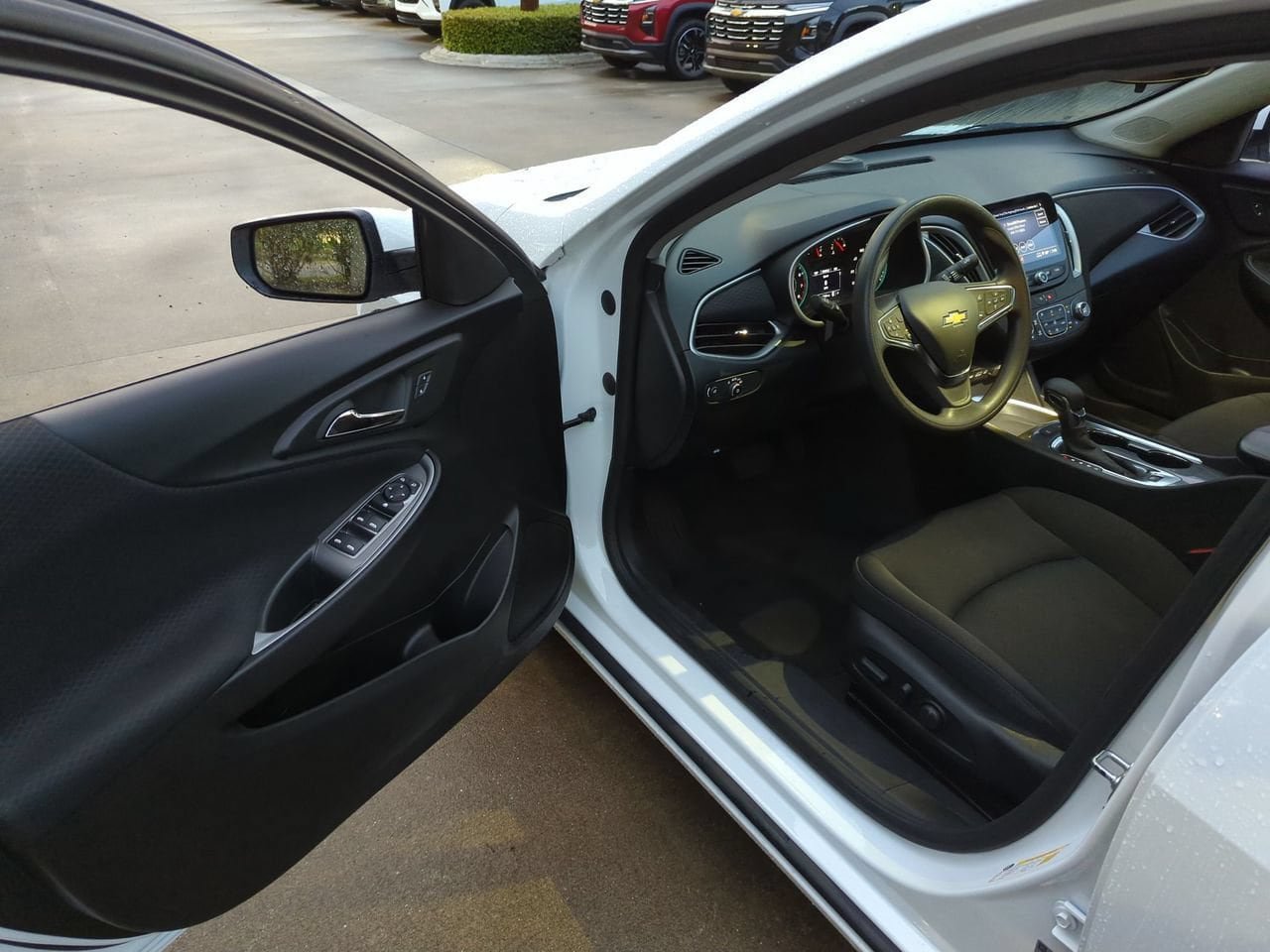 Used 2024 Chevrolet Malibu LT FWD image 7