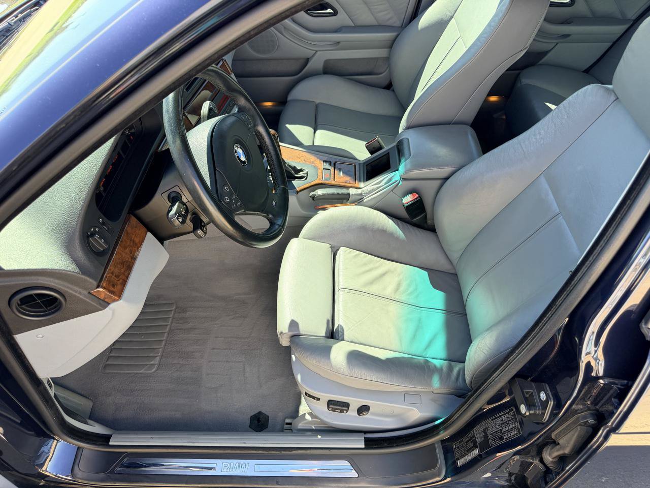 Used 2001 BMW 540i Sedan RWD image 25