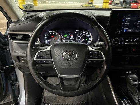 Used 2023 Toyota Highlander XLE image 19