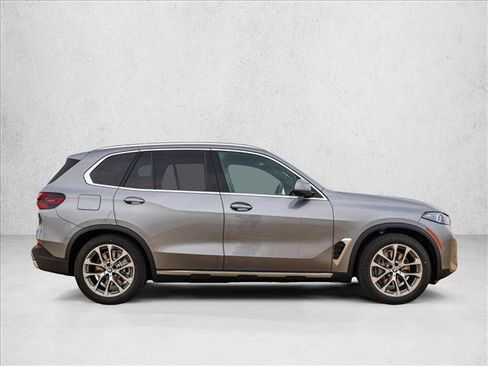 New 2026 BMW X5 xDrive50e w/ Climate Comfort Package AWD/4WD image 4