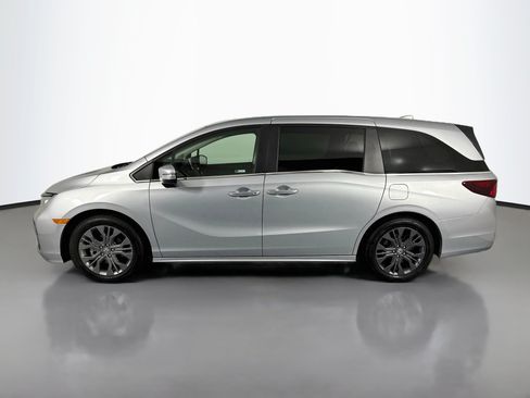 Certified 2025 Honda Odyssey Touring image 8