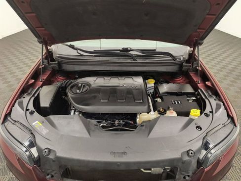 Used 2019 Jeep Cherokee Overland w/ Technology Group image 32