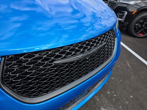 New 2026 Chrysler Pacifica Select image 26