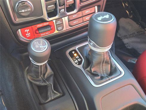 Used 2024 Jeep Wrangler Unlimited Rubicon 392 image 32