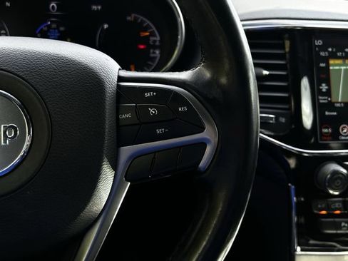 Used 2020 Jeep Grand Cherokee Altitude RWD image 15