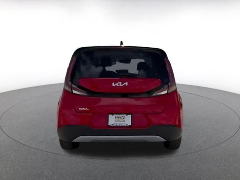 Used 2025 Kia Soul LX w/ LX Technology Package FWD image 11