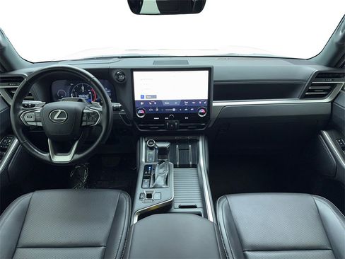 Used 2025 Lexus GX 550 w/ Accessory Package (2T) image 16