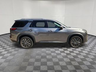 Used 2022 Nissan Pathfinder SL w/ SL Premium Package FWD video 4
