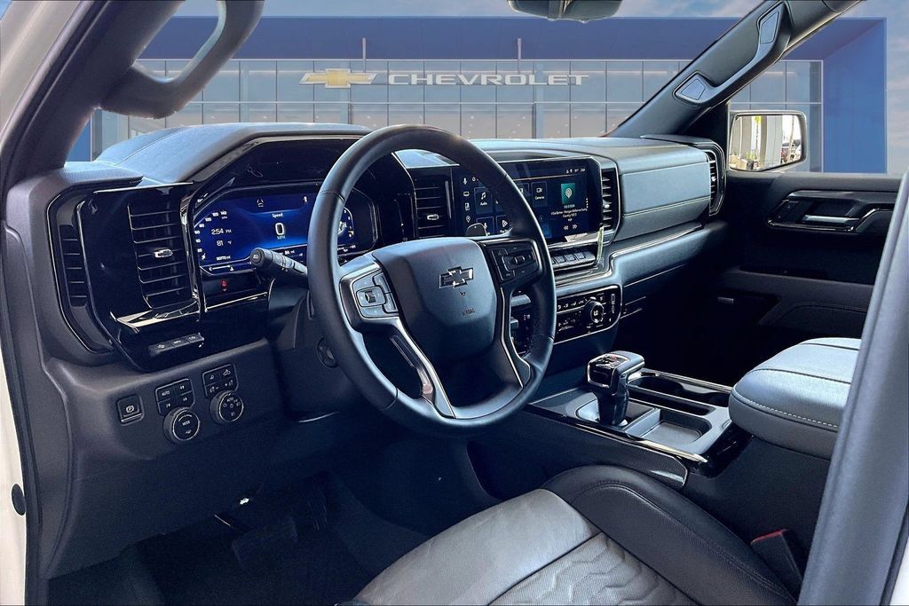 Used 2023 Chevrolet Silverado 1500 ZR2 w/ Technology Package AWD/4WD image 4