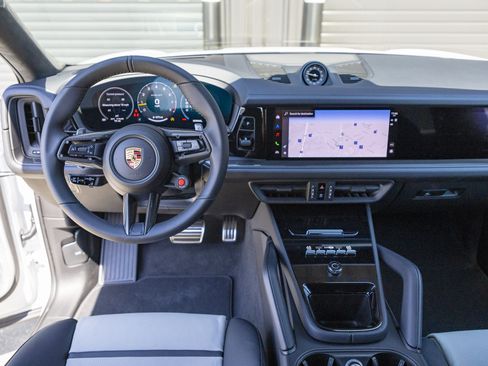 New 2026 Porsche Cayenne Turbo GT image 17