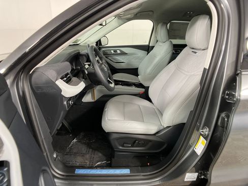 New 2026 Ford Explorer Platinum w/ LUX Leather Package image 30