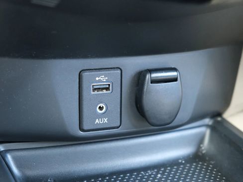 Used 2017 Nissan Rogue SL w/ SL Premium Package image 30