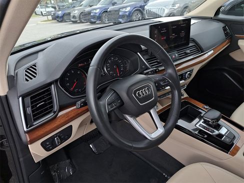 Certified 2023 Audi Q5 2.0T Premium w/ Convenience Package image 7