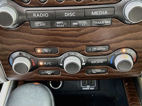 Used 2018 Nissan Pathfinder Platinum FWD image 26