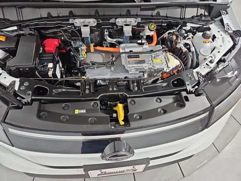 New 2026 Nissan Leaf Platinum+ w/ Cargo Package (Platinum+) FWD image 23