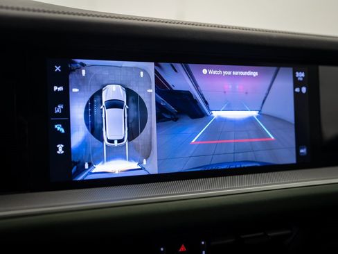 Used 2024 Porsche Cayenne image 29