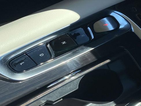 Used 2022 Buick Enclave Essence w/ Experience Buick Package image 28