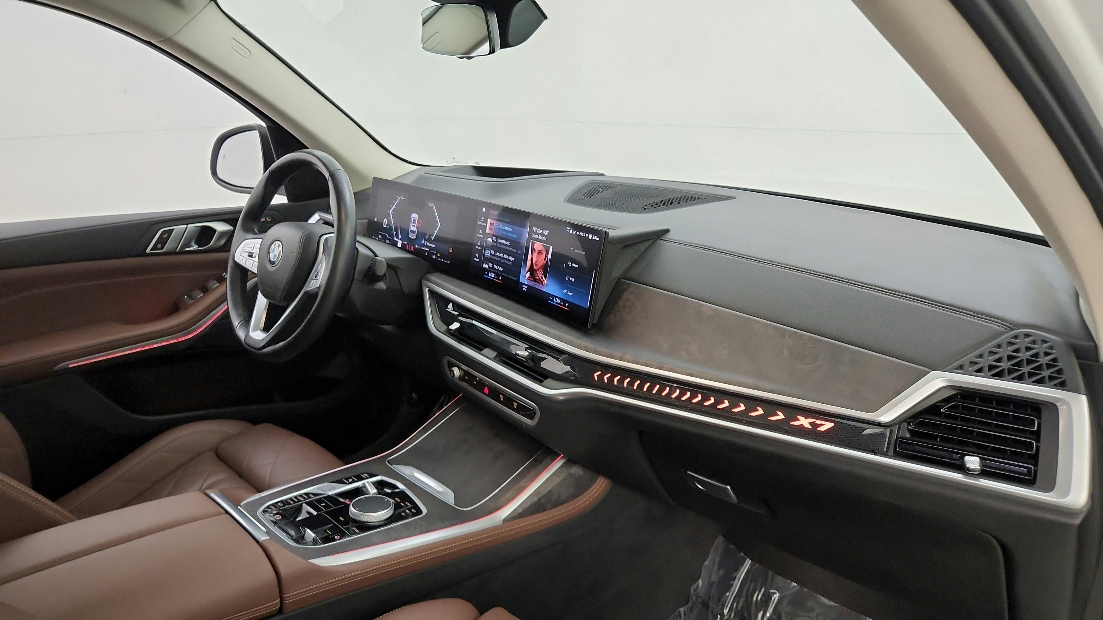 Used 2023 BMW X7 xDrive40i AWD/4WD image 34