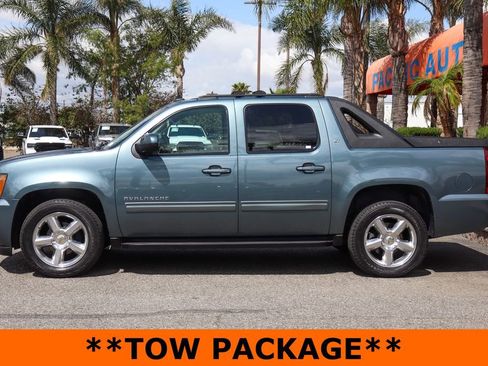 Used 2011 Chevrolet Avalanche LT RWD image 5