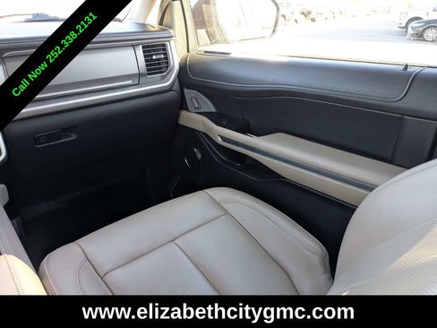 Used 2023 Ford Expedition Max XLT image 21