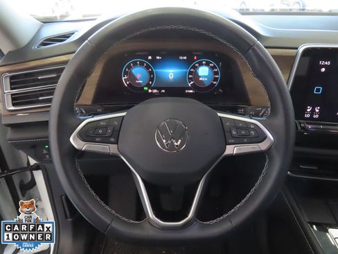 Used 2024 Volkswagen Atlas SE image 17