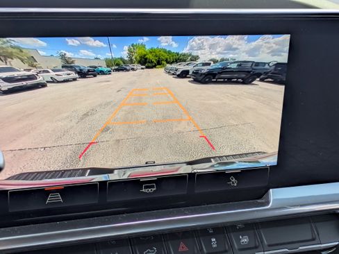 Used 2025 GMC Sierra 2500 SLT AWD/4WD image 26