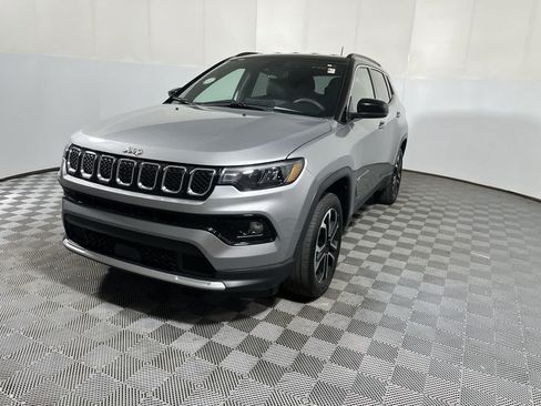 Used 2023 Jeep Compass Limited AWD/4WD image 4