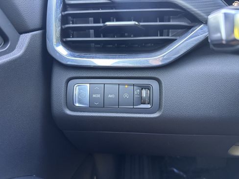 Used 2025 GMC Acadia Elevation w/ Elevation Premium Package AWD/4WD image 32