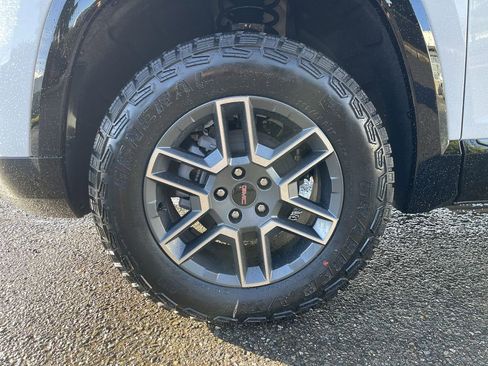 New 2026 GMC Terrain AT4 AWD/4WD image 32