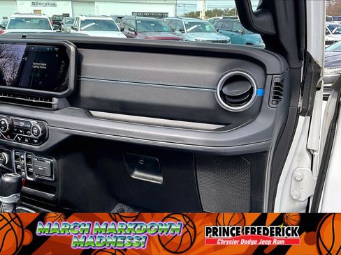 Used 2024 Jeep Wrangler High Altitude image 13