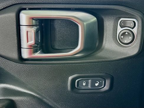 Used 2020 Jeep Wrangler Unlimited Sport AWD/4WD image 22