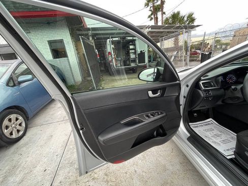 Used 2019 Kia Optima LX FWD image 8