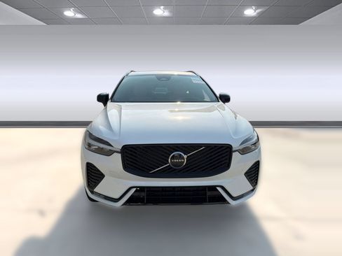 New 2026 Volvo XC60 B5 Plus w/ Protection Package Premier AWD/4WD image 6