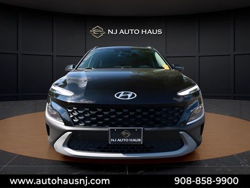 Used 2022 Hyundai Kona SEL w/ Cargo Package FWD image 3