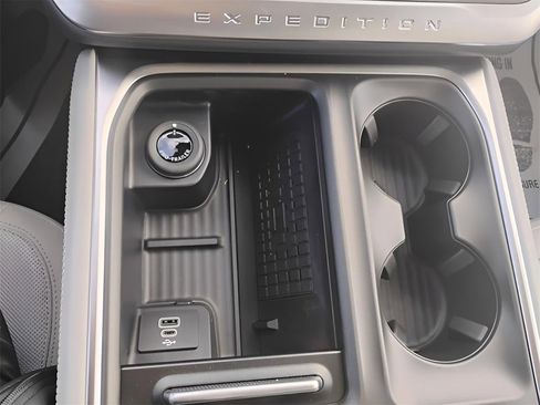 New 2025 Ford Expedition Max Platinum w/ Platinum Ultimate Package image 35