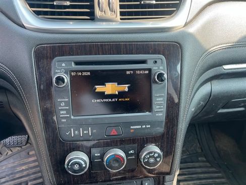 Used 2017 Chevrolet Traverse LT w/ Style and Technology Package FWD image 16