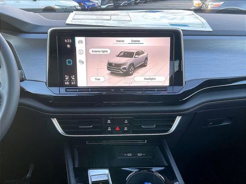 New 2026 Volkswagen Atlas Cross Sport SE image 13