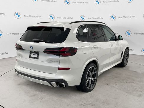 New 2026 BMW X5 xDrive50e w/ M Sport Package AWD/4WD image 4