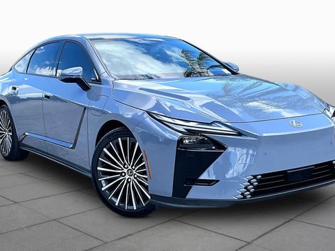 Used 2026 Lexus ES 350e w/ Convenience Package FWD image 2