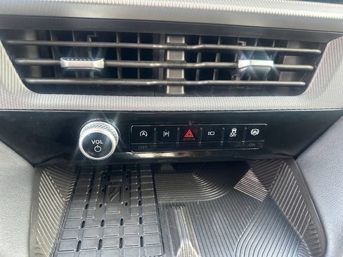 Used 2025 Ford Explorer ST AWD/4WD image 18