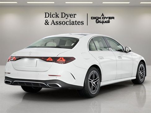 Used 2025 Mercedes-Benz E 350 Sedan image 9