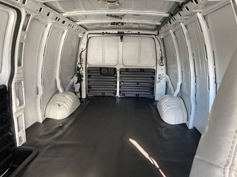 Certified 2022 Chevrolet Express 2500 Extended image 16